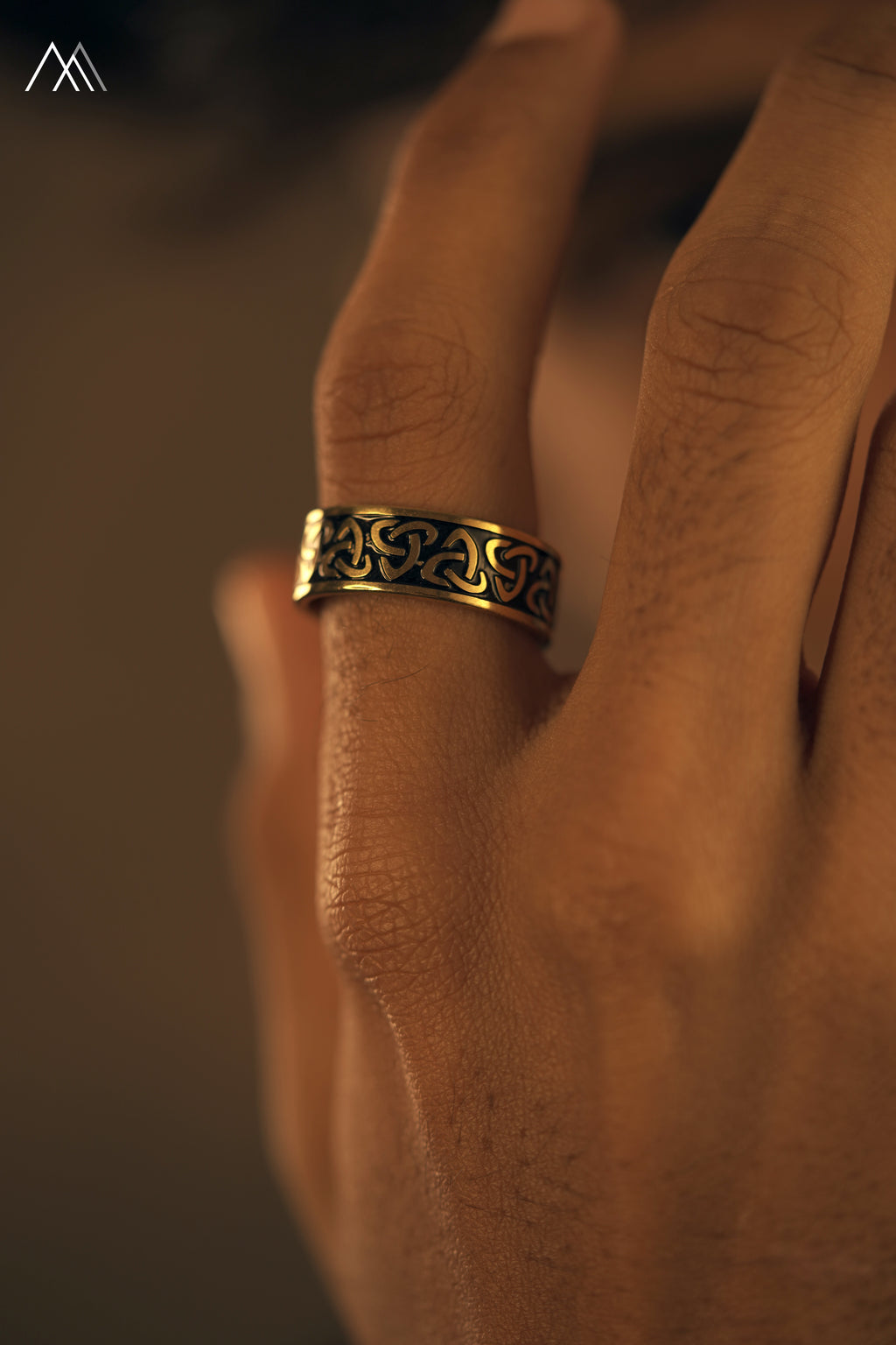 Eternis Band Ring