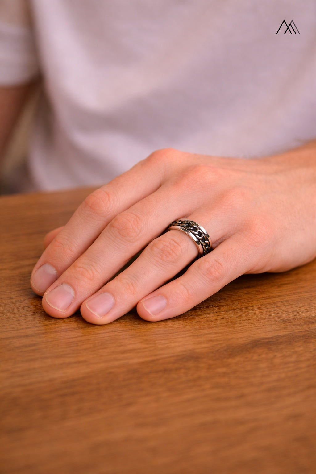 Noir Link Ring